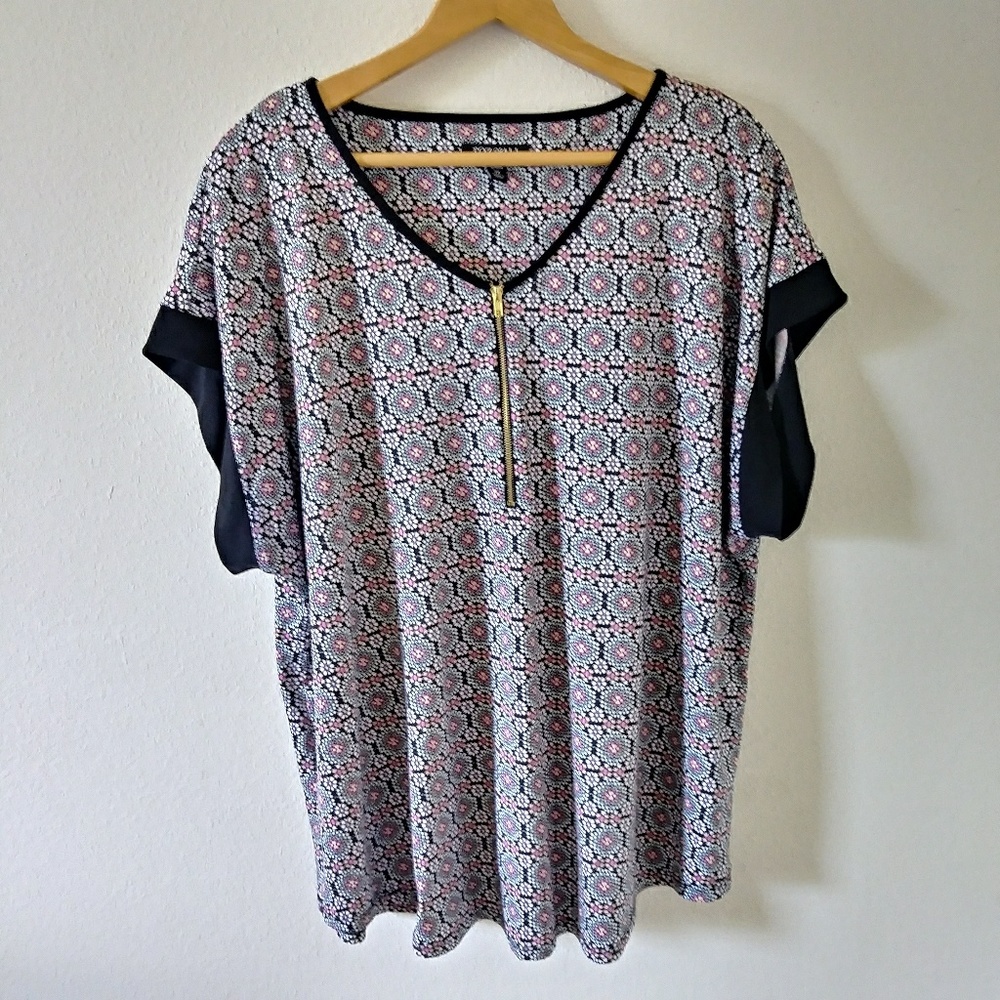 Roz & Ali black pink zip up blouse
